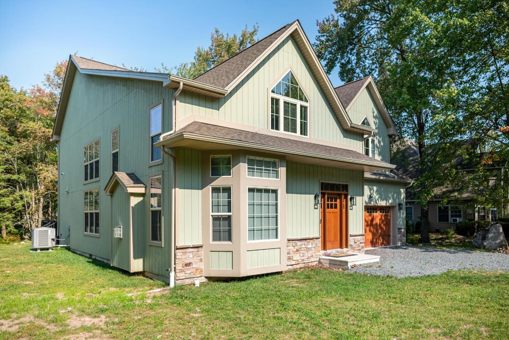 Harmony Getaway 4br Near & Holiday home Lake Harmony