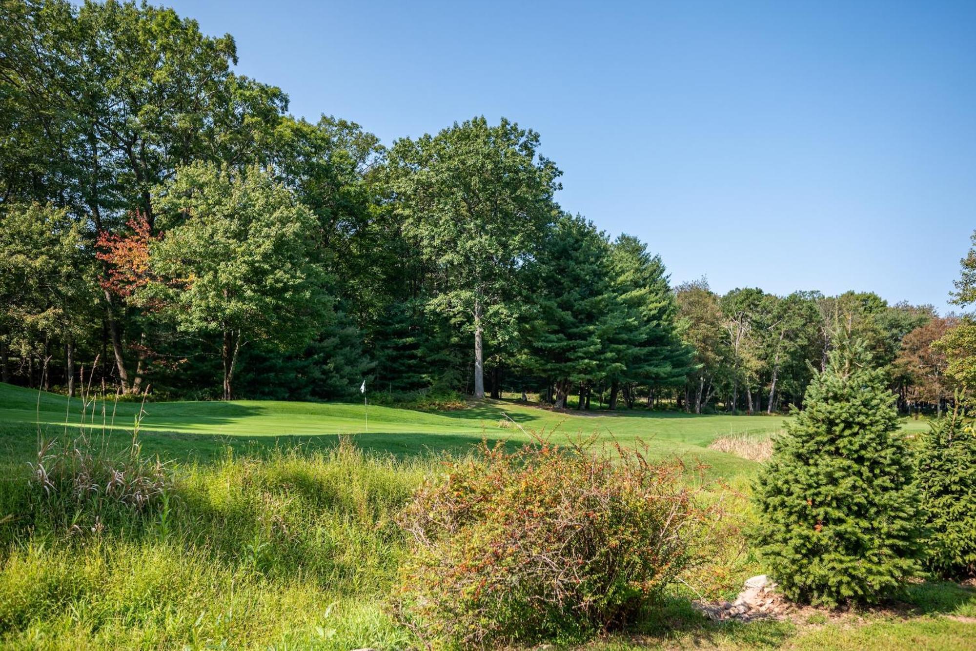 Harmony Getaway 4br Near & Holiday home *