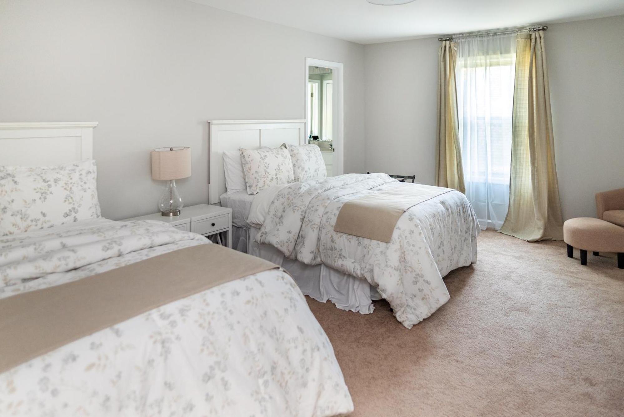 Harmony Getaway 4br Near & Holiday home *