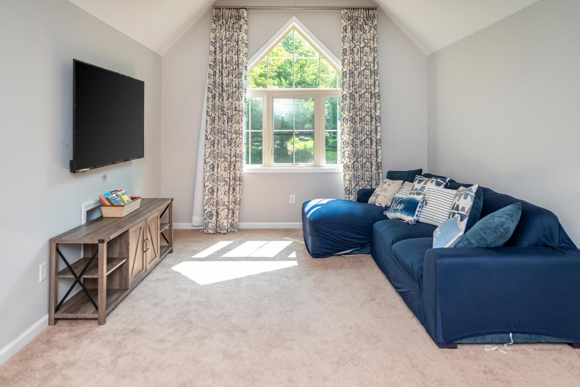 Harmony Getaway 4br Near & Holiday home *
